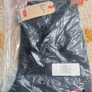 Levi's 721 High-Rise Skinny Jeans in Black